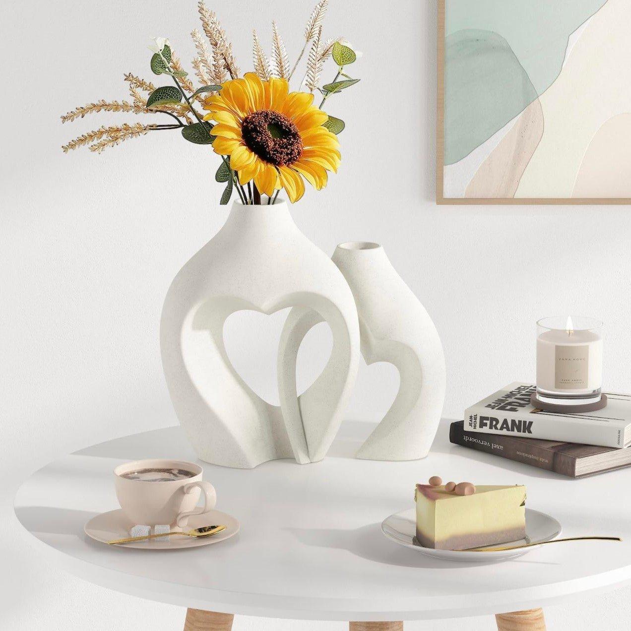 HEART ENTANGLED LOVE VASE